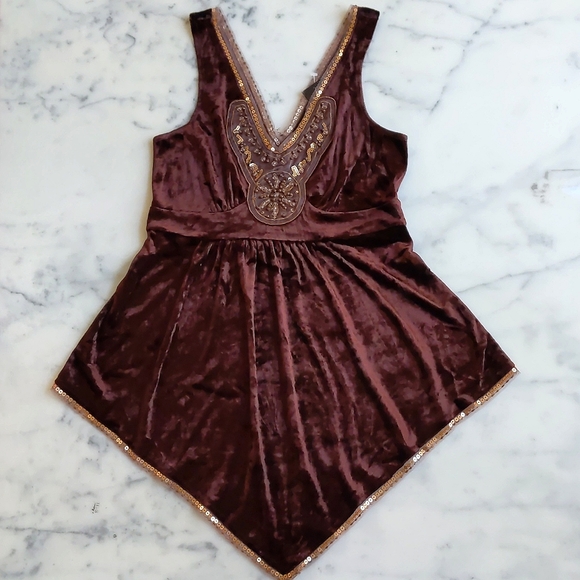 NWT. Express Velvet Multicolor Beads Design/Sparkle Lace Trim Sleeveless Blouse. - Picture 3 of 7